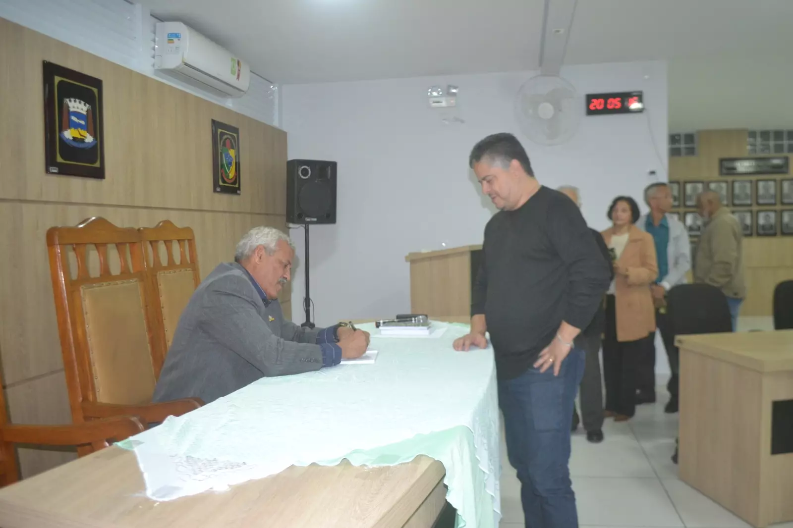 Carlos Alberto Alves lança livro “Casos da caserna e do cotidiano”